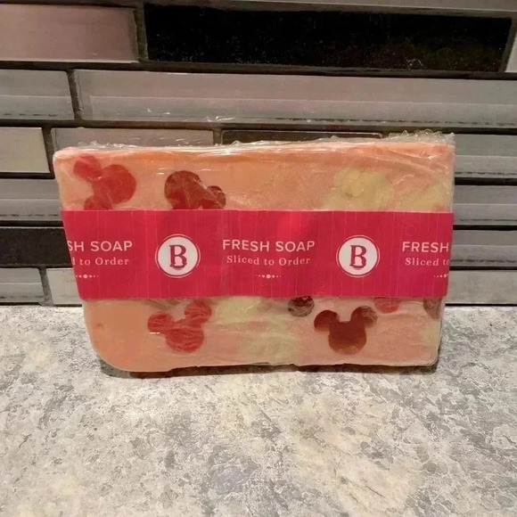 Vintage Y2K Basin Disney Marketplace Signature Mickey Mouse Bar Soap - Picture 1 of 4